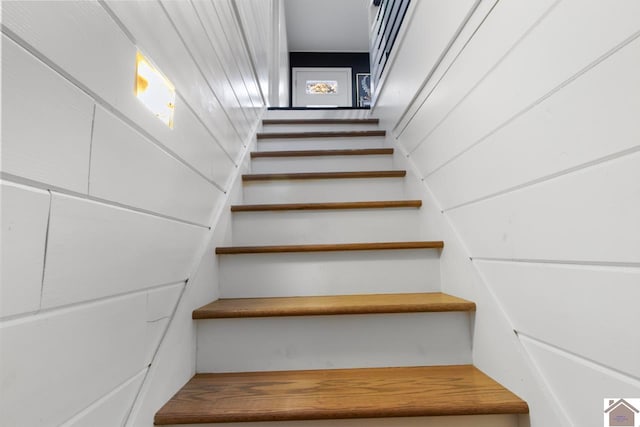 273 Bayshore Dr, Cadiz, KY 42211 - view of stairs