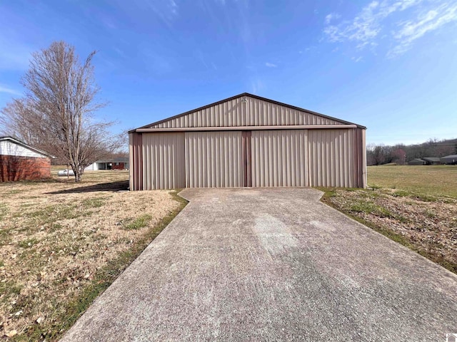 view of detached garage