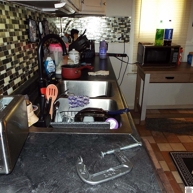 interior space with tasteful backsplash