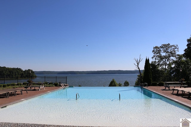 Deepwood Dr, Murray, KY 42071
