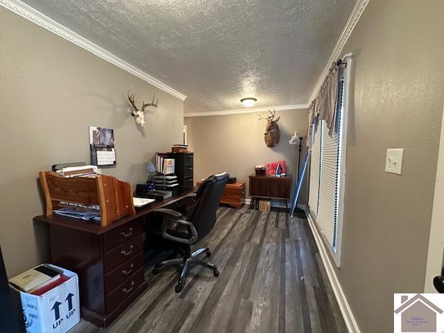 office area with ornamental molding, a textured ceiling, baseboards, and wood finished floors