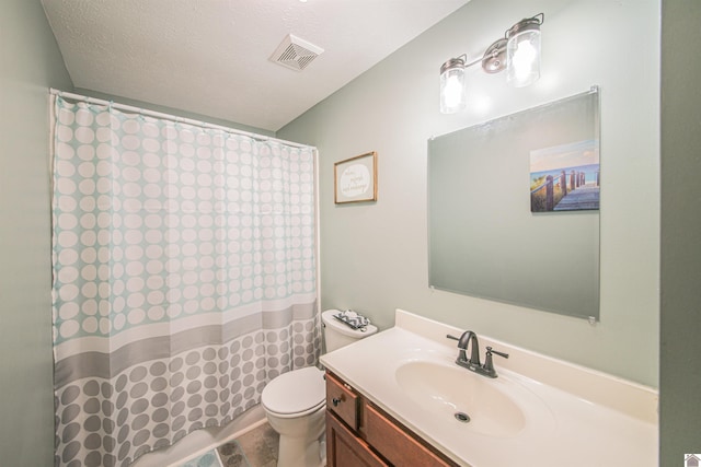 full bath with visible vents, toilet, a shower with curtain, a textured ceiling, and vanity