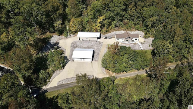 bird's eye view with a forest view