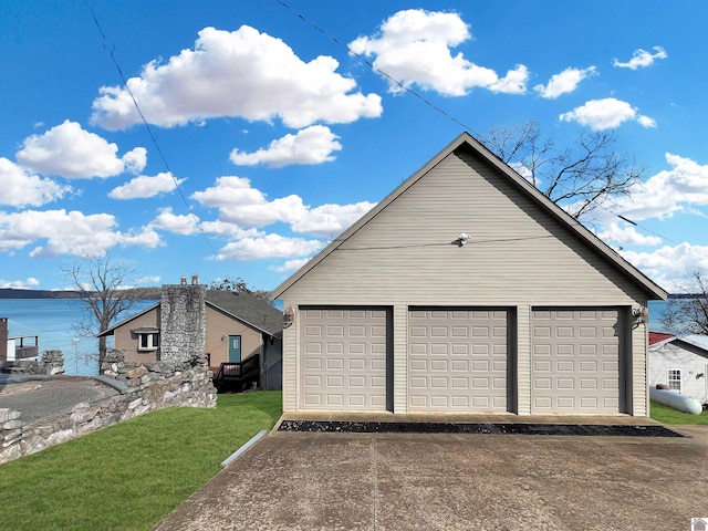 view of detached garage