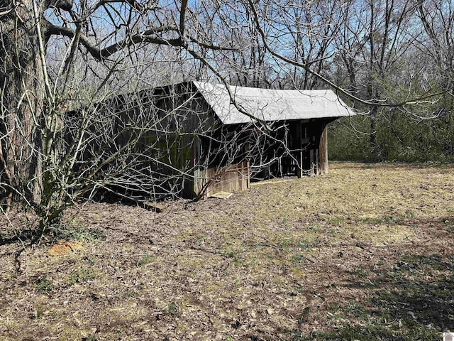 view of outbuilding with an outbuilding