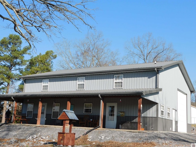 view of front of property featuring covered porch