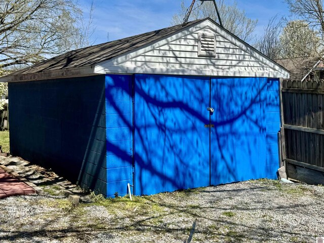 504 Pine St, Murray, KY 42071 - view of outdoor structure with an outdoor structure and fence