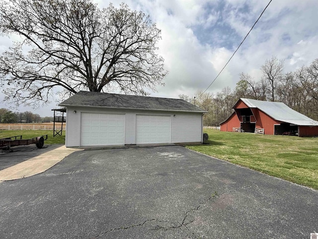 6060 State Route 94 W, Murray, KY 42071 - detached garage with fence