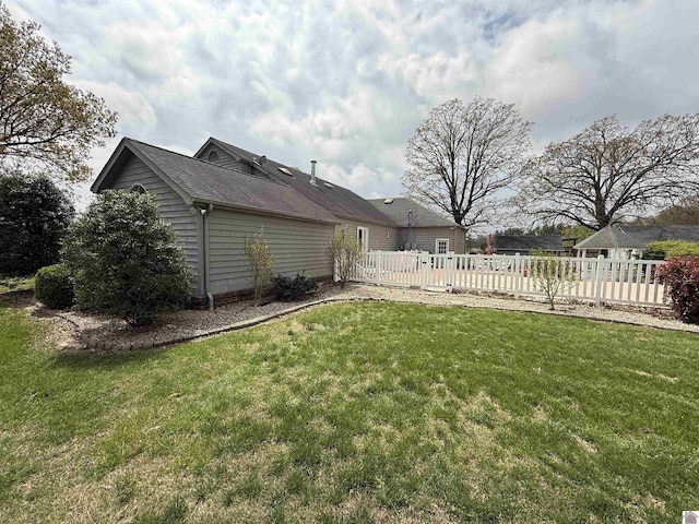 6060 State Route 94 W, Murray, KY 42071 - view of yard featuring fence