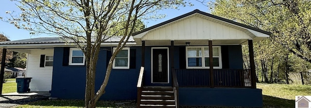 view of front of home with covered porch