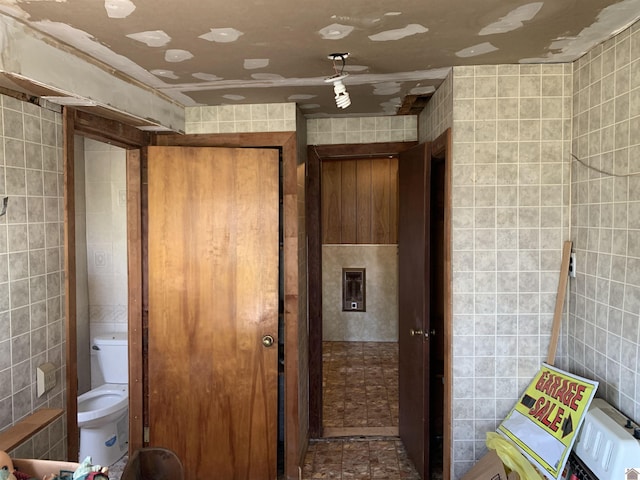 1368 Pritchard Rd, Wingo, KY 42088 - bathroom featuring tile walls and toilet