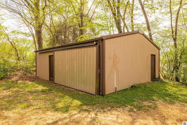 view of outdoor structure with an outdoor structure