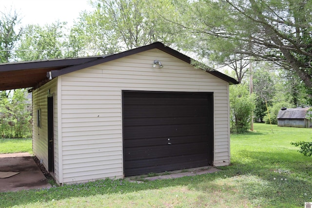 316 S 13th St, Murray, KY 42071 - view of detached garage