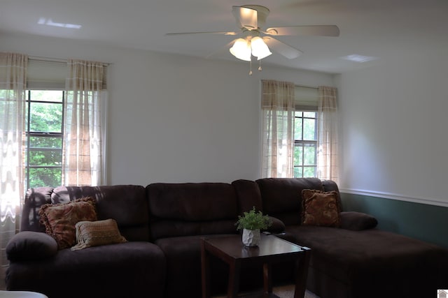 316 S 13th St, Murray, KY 42071 - living area featuring a ceiling fan