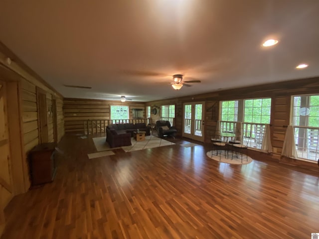 living area featuring ceiling fan, recessed lighting, and wood finished floors
