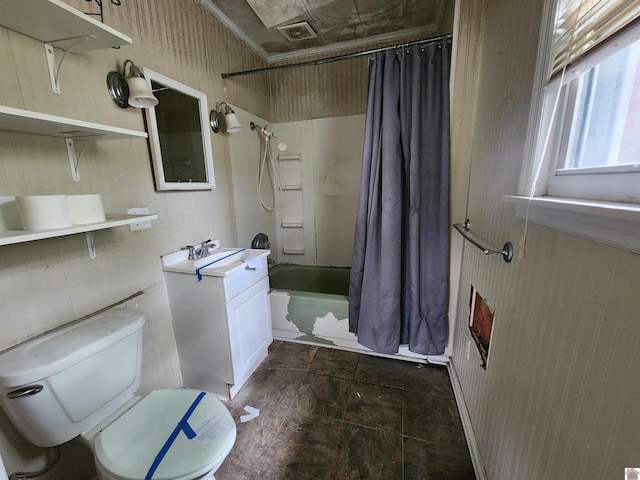 bathroom with shower / bath combo with shower curtain, visible vents, toilet, and vanity