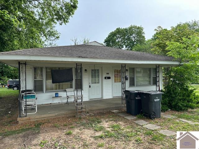 view of front facade featuring covered porch