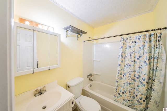 110 Clark Ln, Paducah, KY 42003 - bathroom featuring toilet, vanity, a textured ceiling, shower / bath combo, and crown molding