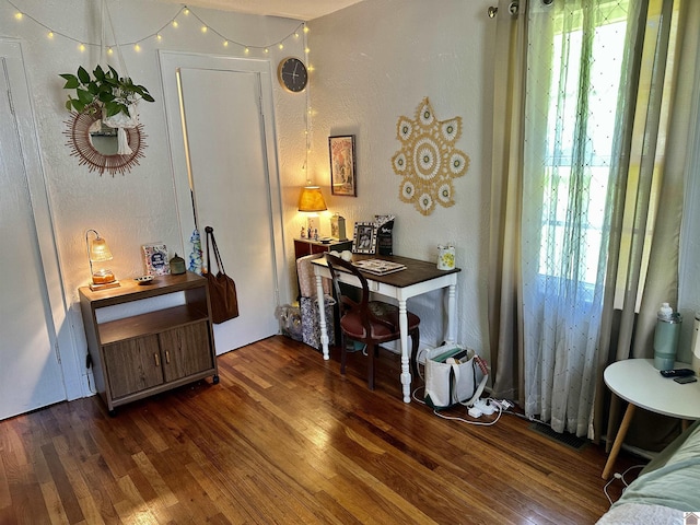203 N 17th, Murray, KY 42071 - home office with wood finished floors and a textured wall