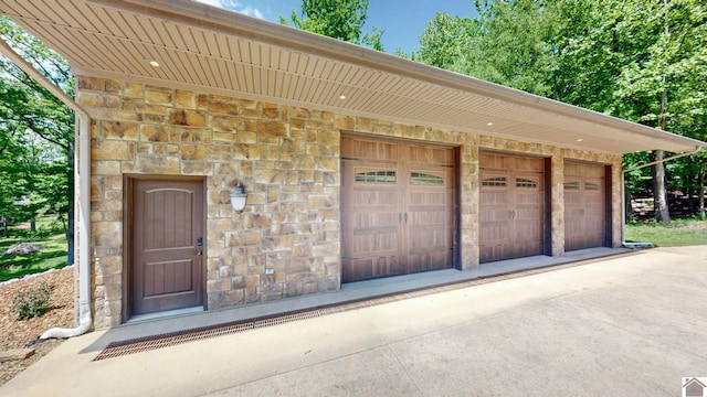 171 Cagel, Gilbertsville, KY 42044 - view of garage