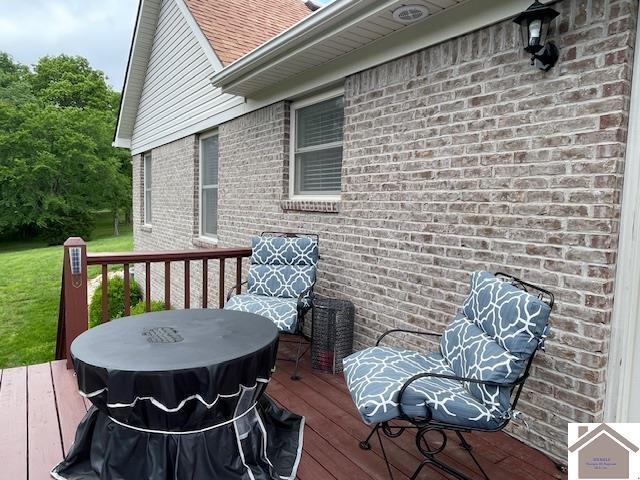 695 Heritage Trce, Cadiz, KY 42211 - view of deck