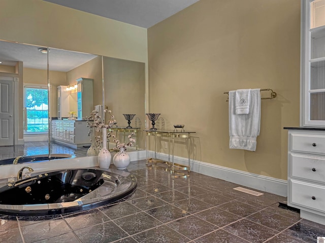 730 Rob Mason Rd, Murray, KY 42071 - full bath featuring baseboards and a tub with jets