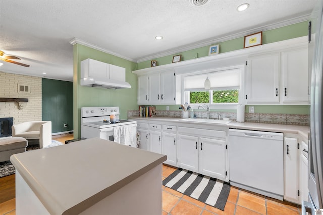 521 Whitnell Ave, Murray, KY 42071 - kitchen featuring white appliances, a sink, a textured ceiling, open floor plan, and white cabinets