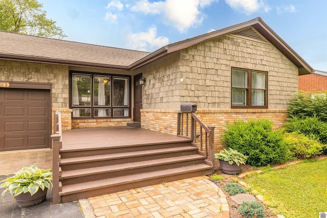 521 Whitnell Ave, Murray, KY 42071 - view of exterior entry with brick siding and a garage