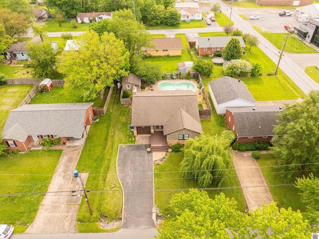 521 Whitnell Ave, Murray, KY 42071 - aerial view of residential area featuring a pool area