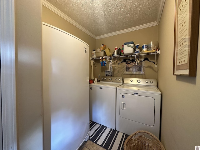 5109 S Rd, Cadiz, KY 42211 - washroom featuring washer and dryer, crown molding, and a textured ceiling