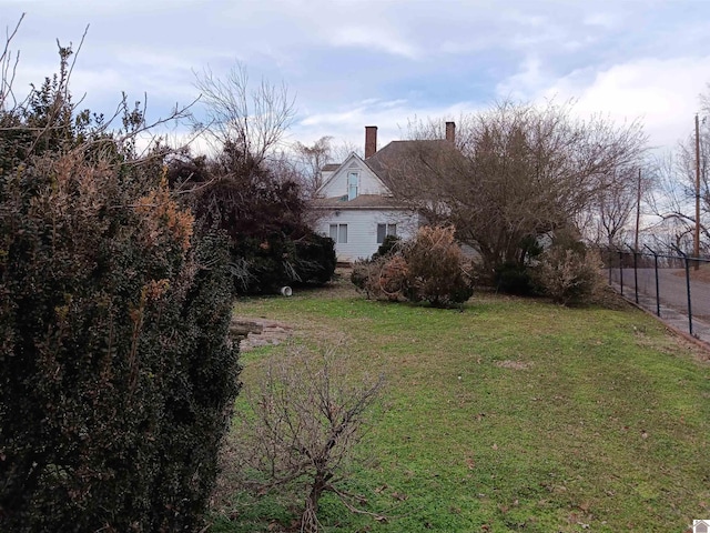 703 Fulton St, Hickman, KY 42050 - view of yard