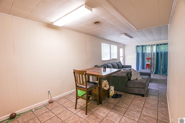 1124 Friedman Ln, Paducah, KY 42001 - living area with light tile patterned floors and baseboards