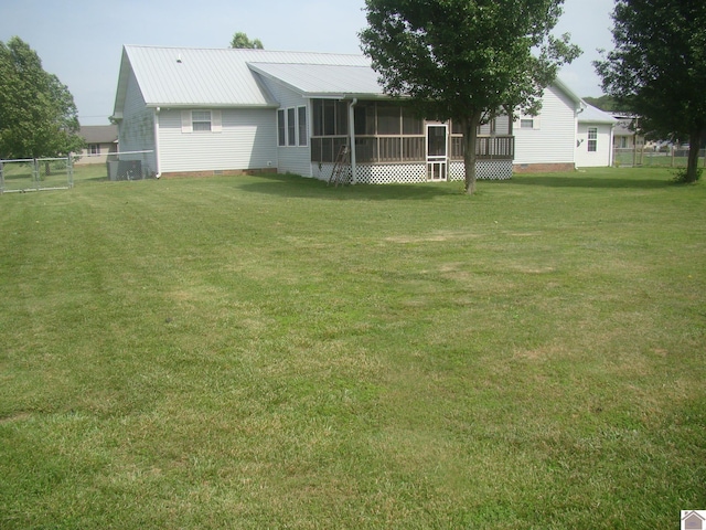 115 Meadowbrook Dr, Cadiz, KY 42211 - view of yard with a sunroom