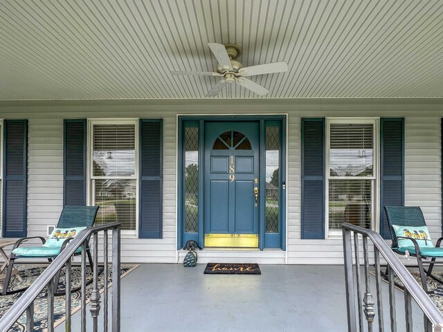 189 Edinborough W, Murray, KY 42071 - entrance to property with covered porch and a ceiling fan