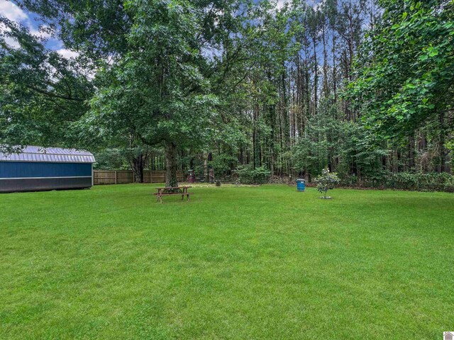 189 Edinborough W, Murray, KY 42071 - view of yard featuring an outdoor structure