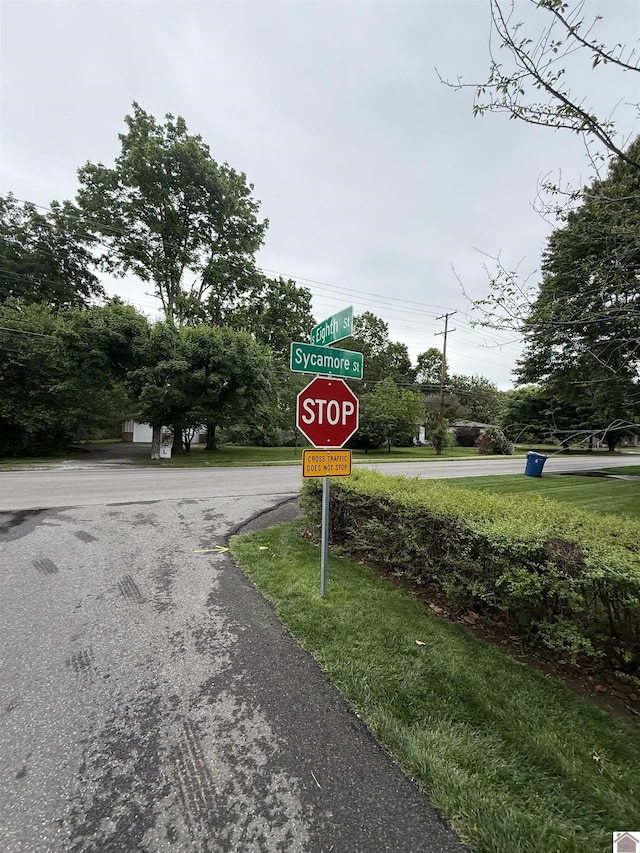 805 Sycamore St, Murray, KY 42071