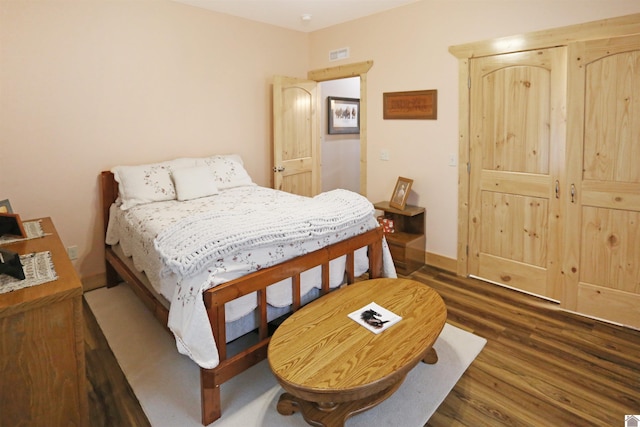 3210 Douglas Rd, Murray, KY 42071 - bedroom with wood finished floors and baseboards