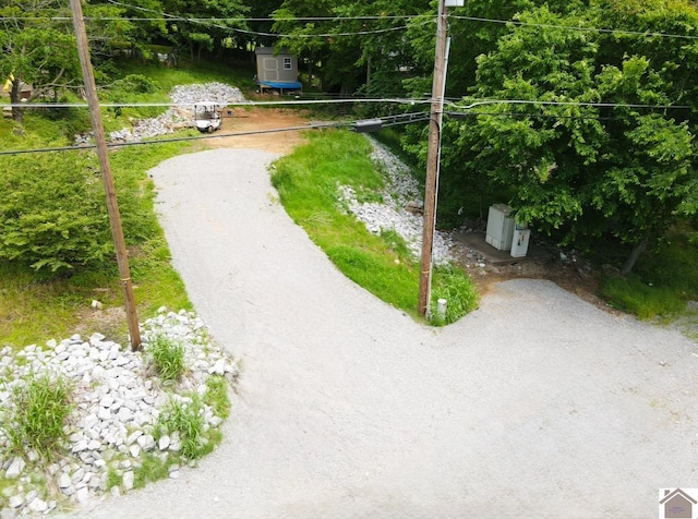 73 Lakeshore Dr, Eddyville, KY 42038