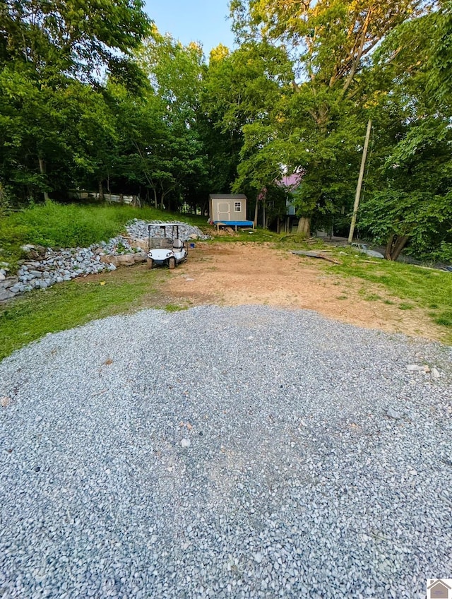 73 Lakeshore Dr, Eddyville, KY 42038