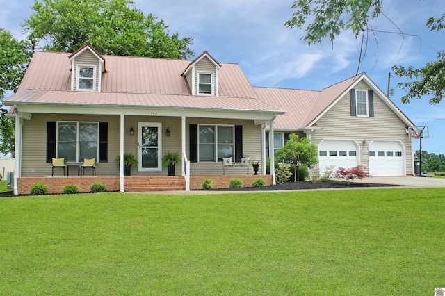 756 Utterback, Murray, KY 42071 - view of front facade with covered porch, a front lawn, and driveway