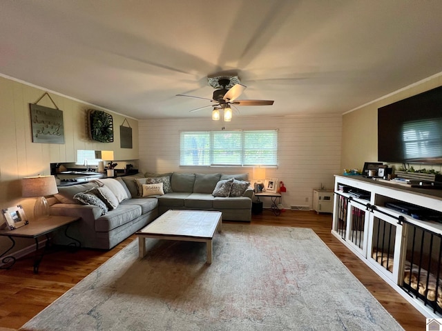 802 S 17th St, Murray, KY 42071 - living area featuring ceiling fan, crown molding, and wood finished floors