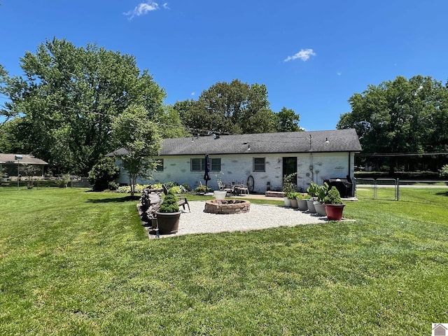 802 S 17th St, Murray, KY 42071 - rear view of house with a patio