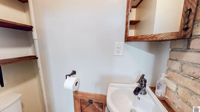 705 Story Ave, Murray, KY 42071 - half bath with toilet and a sink
