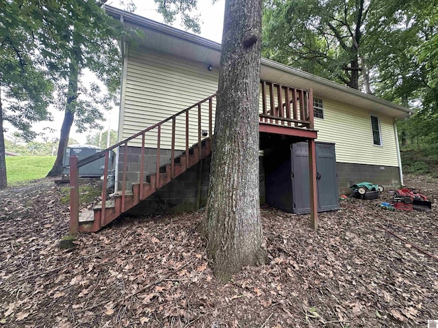535 Leeds Dr, Paducah, KY 42003 - view of property exterior featuring a wooden deck and stairs