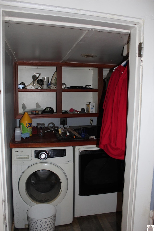4045 Husband Rd, Paducah, KY 42003 - laundry area featuring separate washer and dryer