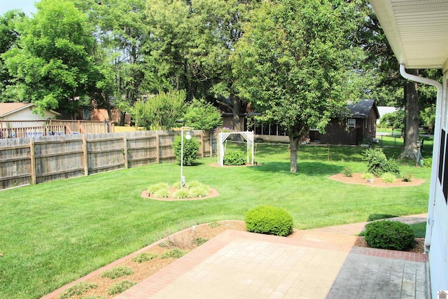 156 Albany, Paducah, KY 42003 - view of yard featuring a patio