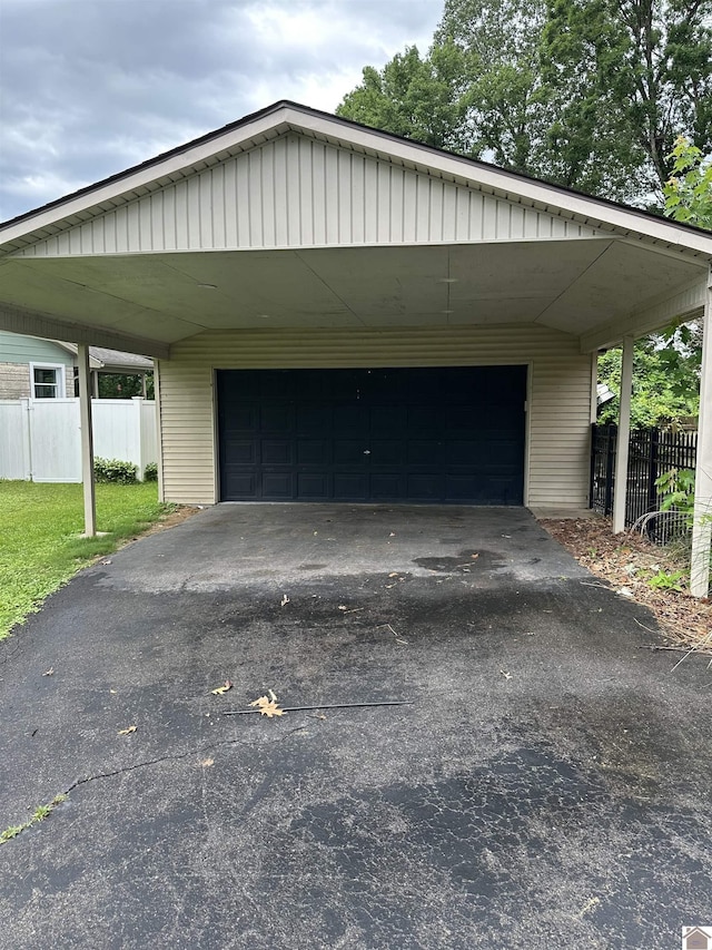 260 Riverside Dr, Paducah, KY 42003 - view of garage