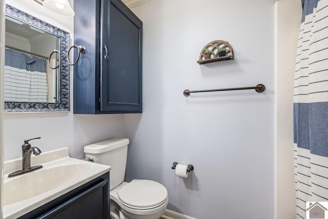 1310 Hilltop Dr, Mayfield, KY 42066 - full bathroom with toilet, ornamental molding, vanity, and curtained shower