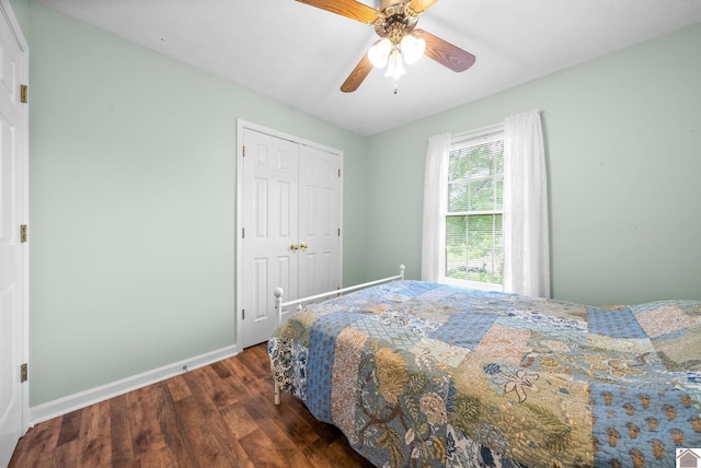 332 Meadowbrook, Cadiz, KY 42211 - bedroom featuring wood finished floors, baseboards, a closet, and a ceiling fan