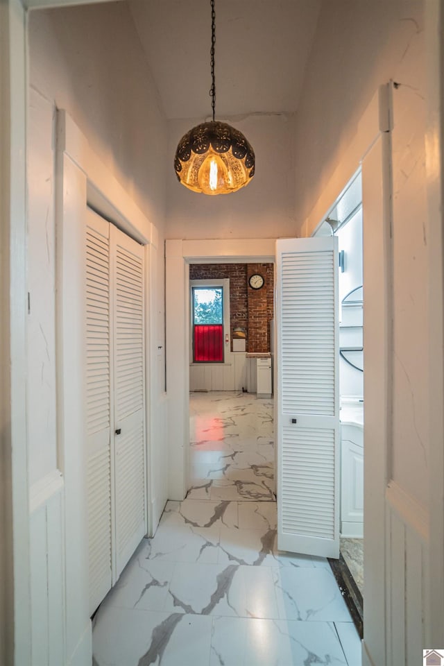 326 N 9th, Paducah, KY 42001 - hallway featuring light marble finish flooring